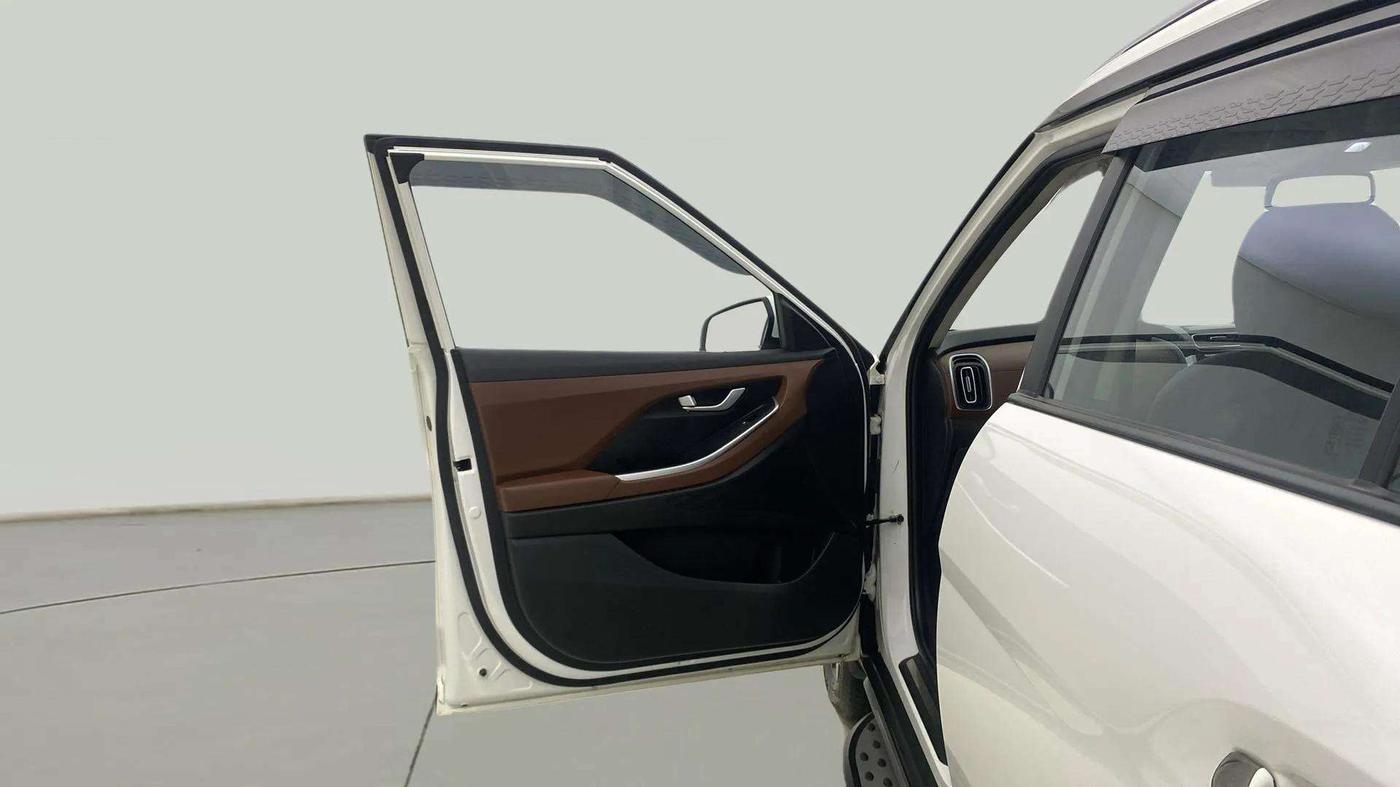 2023 Hyundai ALCAZAR PRESTIGE 1.5 TURBO PETROL MT 7STR, Petrol, Manual, 22,934 km, LHS Front Door