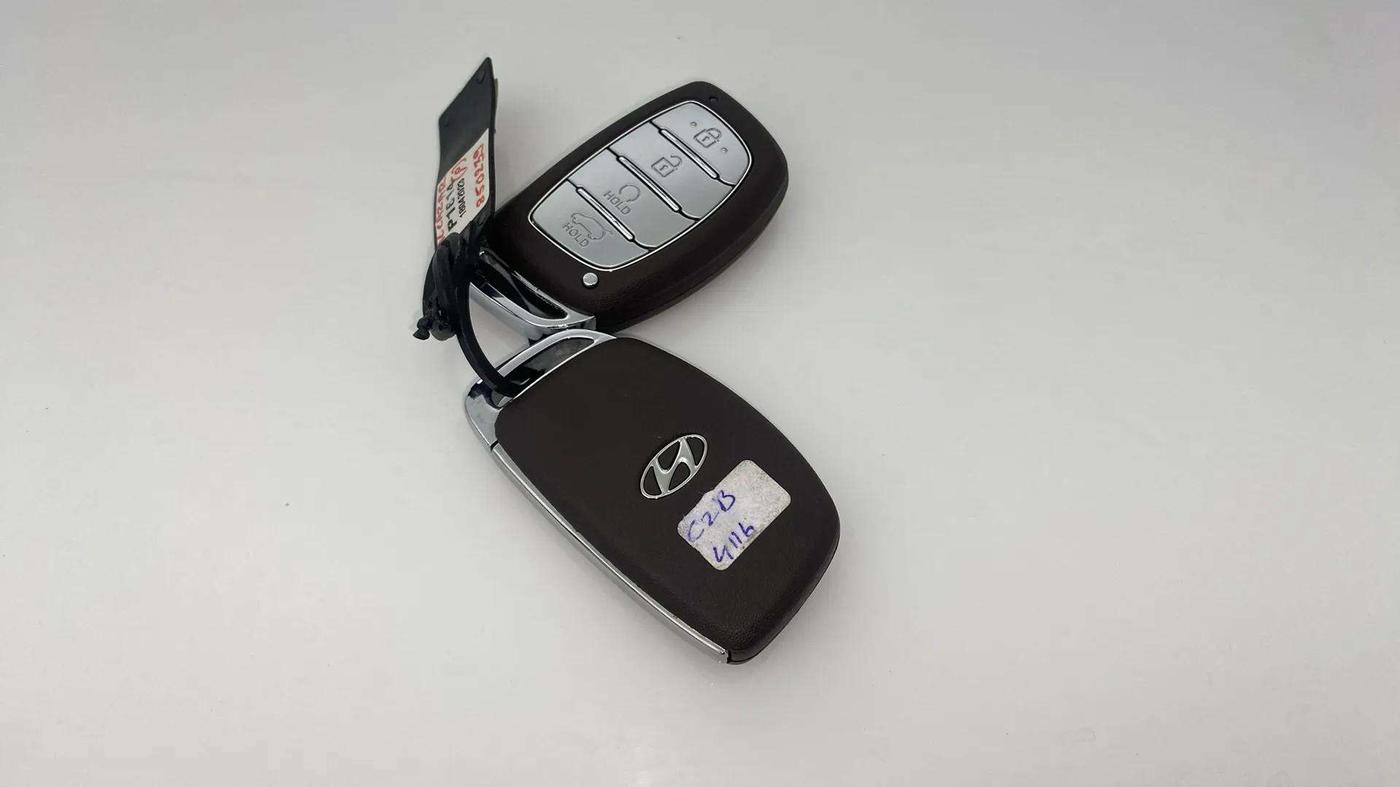 2023 Hyundai ALCAZAR PRESTIGE 1.5 TURBO PETROL MT 7STR, Petrol, Manual, 22,934 km, Key Close Up