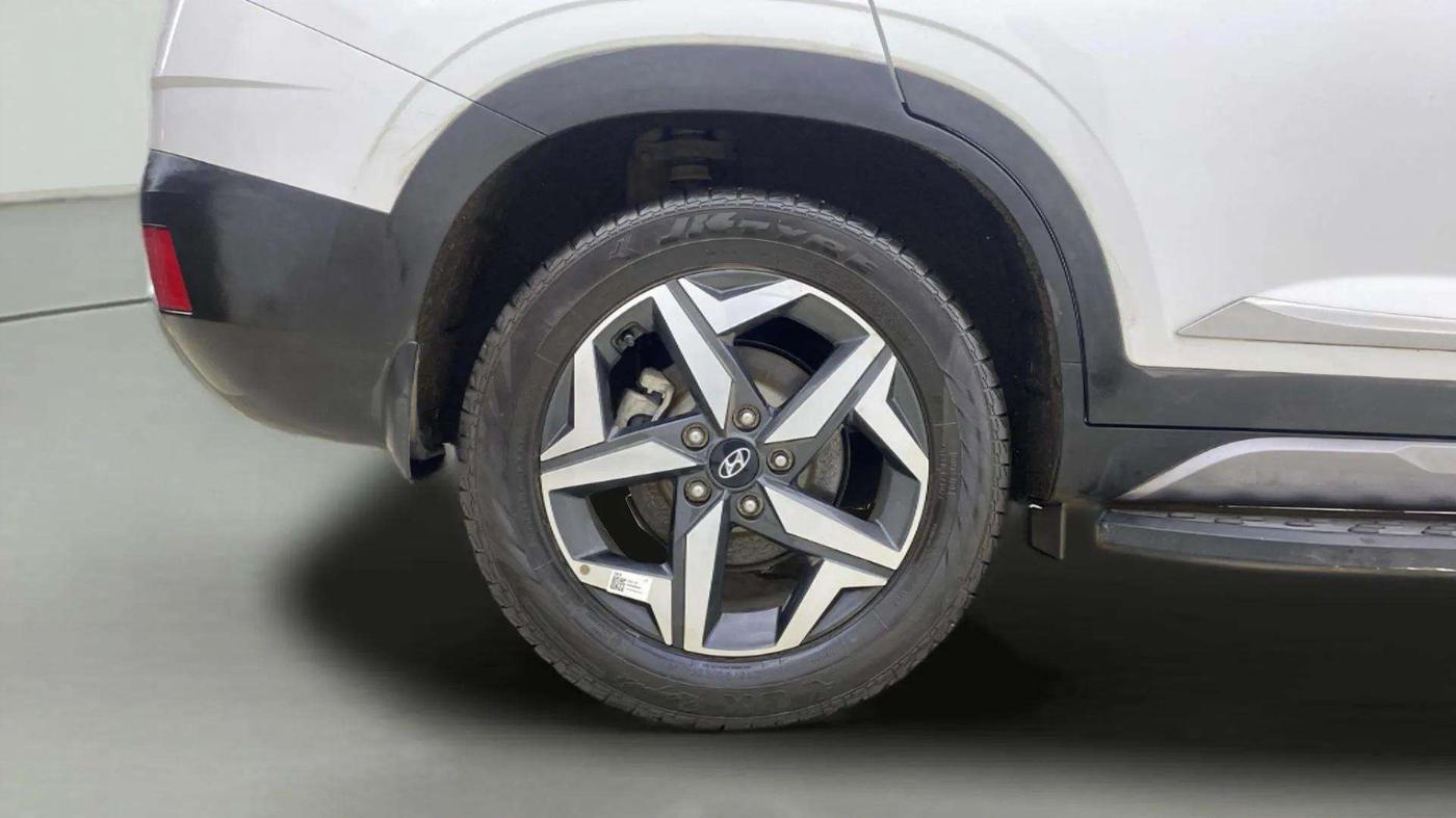 2023 Hyundai ALCAZAR PRESTIGE 1.5 TURBO PETROL MT 7STR, Petrol, Manual, 22,934 km, Right Rear Wheel