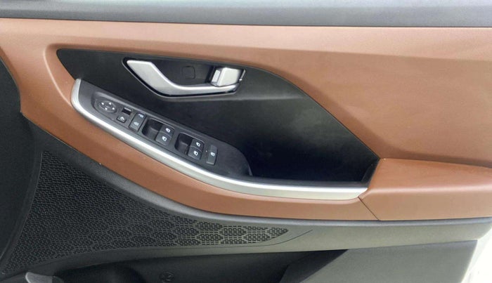 2023 Hyundai ALCAZAR PRESTIGE 1.5 TURBO PETROL MT 7STR, Petrol, Manual, 22,730 km, Driver Side Door Panels Control