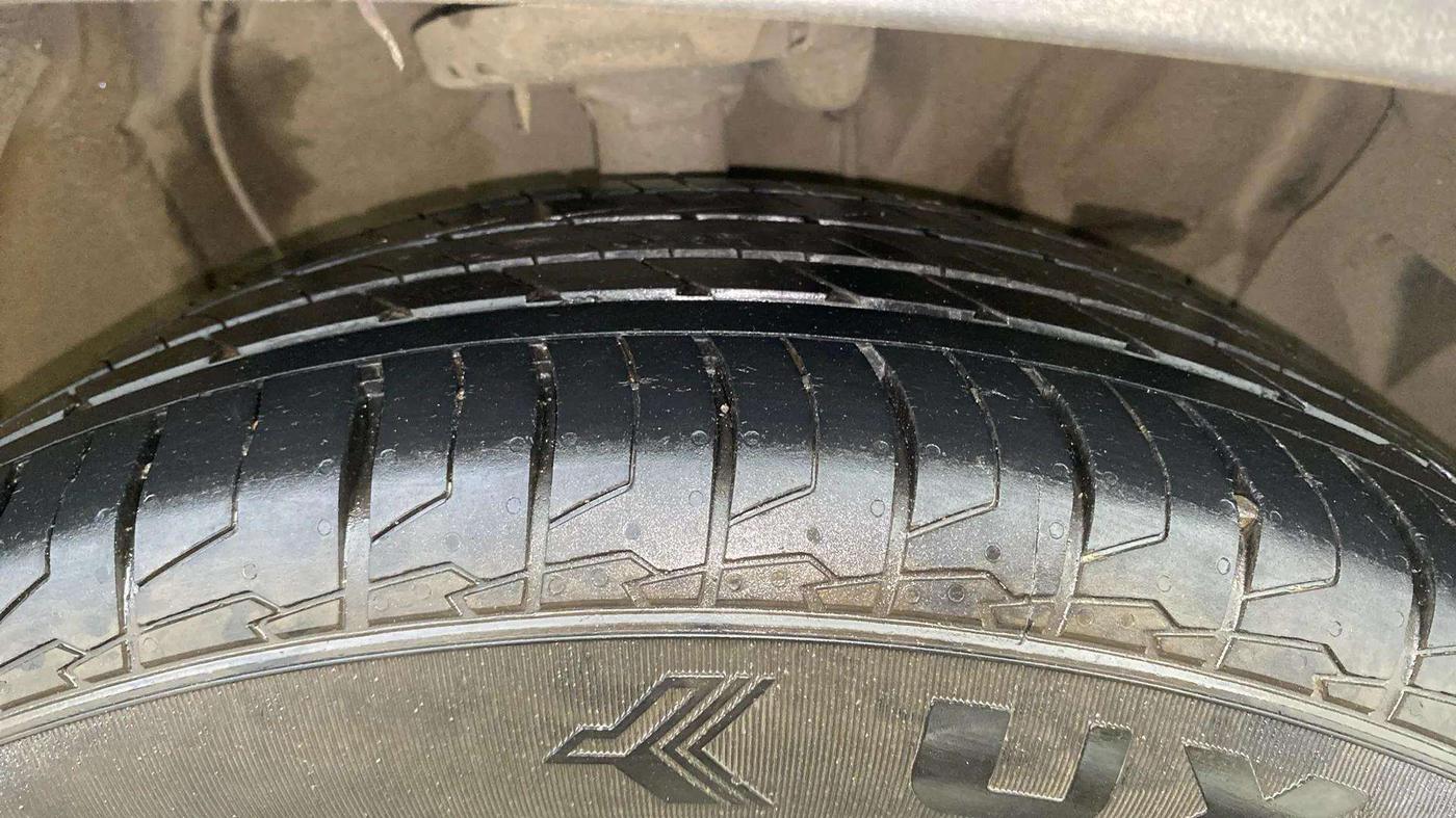 2023 Hyundai ALCAZAR PRESTIGE 1.5 TURBO PETROL MT 7STR, Petrol, Manual, 22,934 km, Right Front Tyre Tread