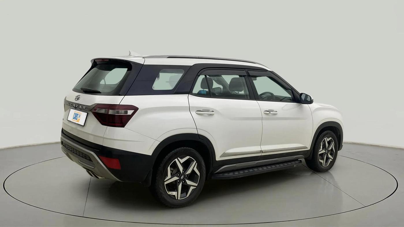 2023 Hyundai ALCAZAR PRESTIGE 1.5 TURBO PETROL MT 7STR, Petrol, Manual, 22,934 km, Right Back Diagonal