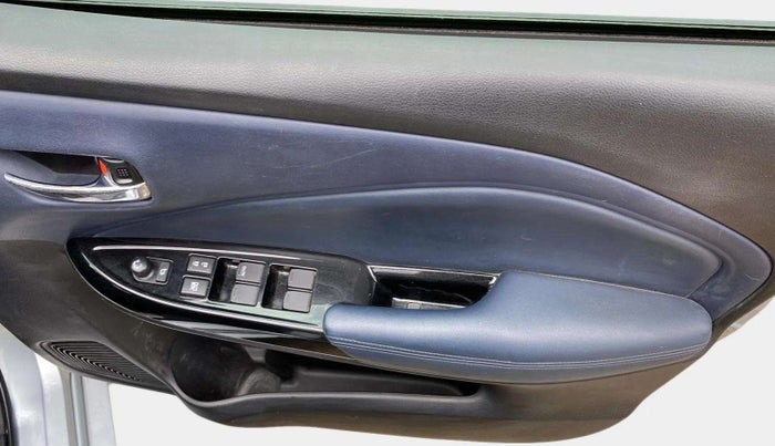 2022 Maruti Baleno ALPHA PETROL 1.2, Petrol, Manual, 42,104 km, Driver Side Door Panels Control