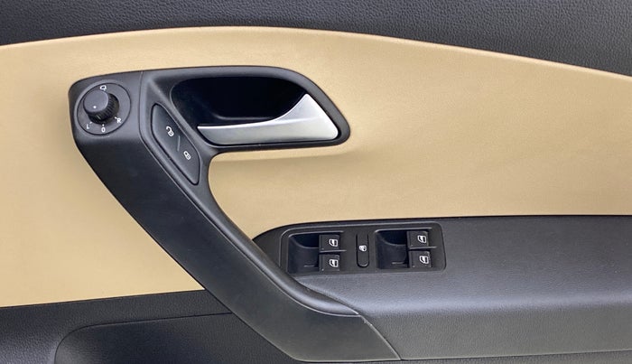 2017 Volkswagen Ameo HIGHLINE1.2L PLUS 16 ALLOY, Petrol, Manual, 70,031 km, Driver Side Door Panels Control