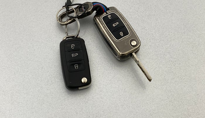 2017 Volkswagen Ameo HIGHLINE1.2L PLUS 16 ALLOY, Petrol, Manual, 70,031 km, Key Close Up