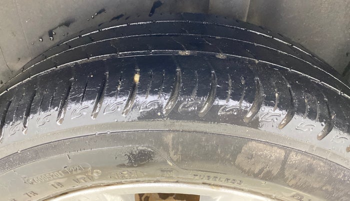 2017 Volkswagen Ameo HIGHLINE1.2L PLUS 16 ALLOY, Petrol, Manual, 70,031 km, Left Rear Tyre Tread