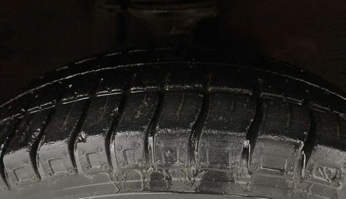 2013 Maruti Alto 800 LXI, Petrol, Manual, 6,996 km, Right Front Tyre Tread