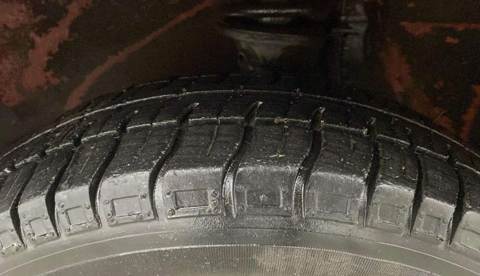 2013 Maruti Alto 800 LXI, Petrol, Manual, 6,996 km, Left Front Tyre Tread