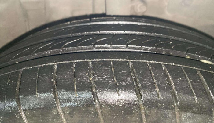 2017 Honda Amaze 1.2L I-VTEC E, Petrol, Manual, 43,215 km, Right Front Tyre Tread