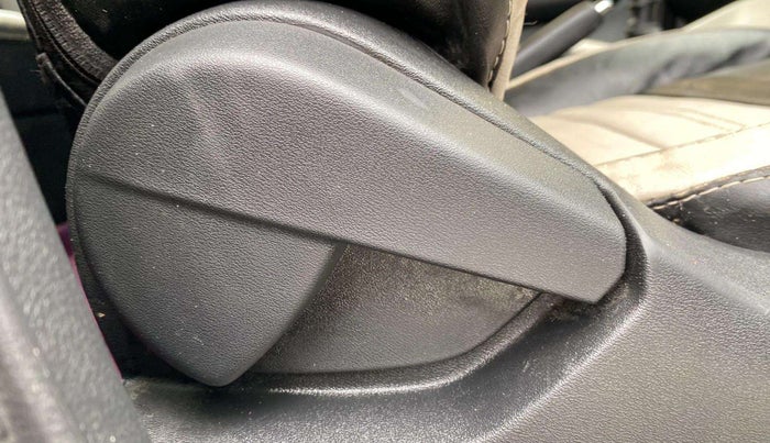 2022 Nissan MAGNITE XE, Petrol, Manual, 68,843 km, Driver Side Adjustment Panel
