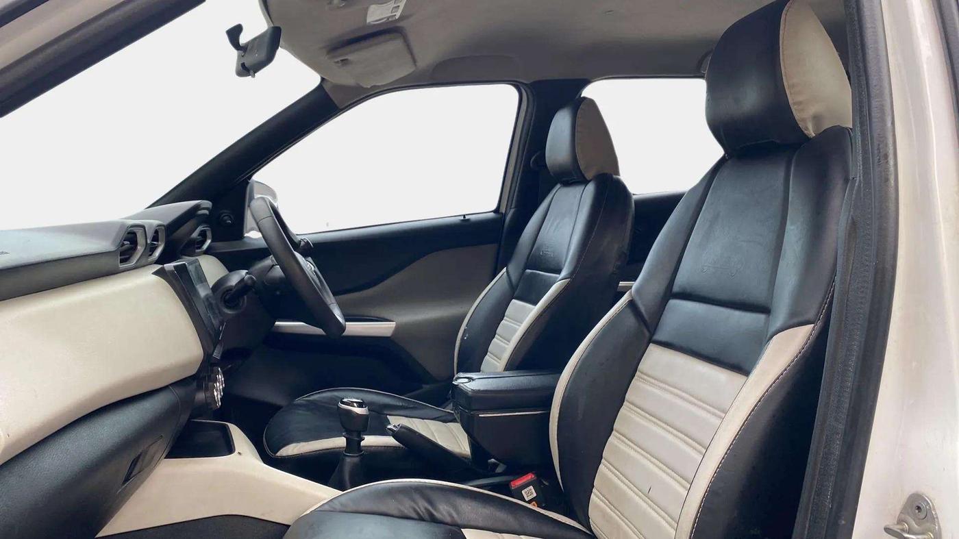 2022 Nissan MAGNITE XE, Petrol, Manual, 68,952 km, Right Side Front Door Cabin