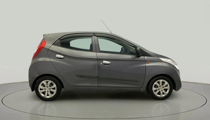 2015 Hyundai Eon MAGNA +, Petrol, Manual, 1,05,261 km, Right Side View