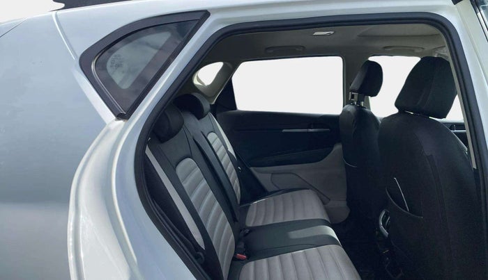 2020 KIA SONET HTX 1.0 IMT, Petrol, Manual, 45,693 km, Right Side Rear Door Cabin