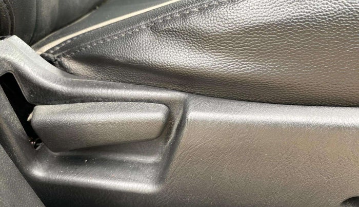 2022 Maruti Alto VXI, Petrol, Manual, 19,256 km, Driver Side Adjustment Panel