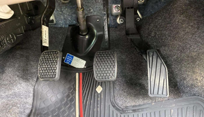 2022 Maruti Alto VXI, Petrol, Manual, 19,256 km, Pedals