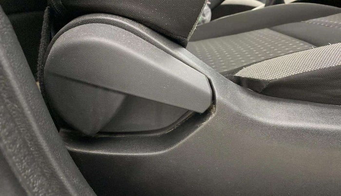 2022 Nissan MAGNITE XE, Petrol, Manual, 5,379 km, Driver Side Adjustment Panel