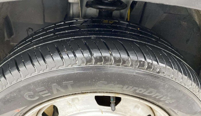 2022 Nissan MAGNITE XE, Petrol, Manual, 5,379 km, Left Front Tyre Tread