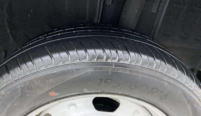 2022 Nissan MAGNITE XE, Petrol, Manual, 5,379 km, Left Rear Tyre Tread