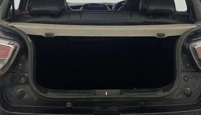 2017 Mahindra KUV 100 NXT K8 P 6 STR, Petrol, Manual, 83,901 km, Boot Inside
