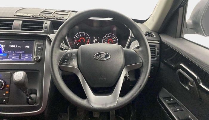 2017 Mahindra KUV 100 NXT K8 P 6 STR, Petrol, Manual, 83,901 km, Steering Wheel Close Up