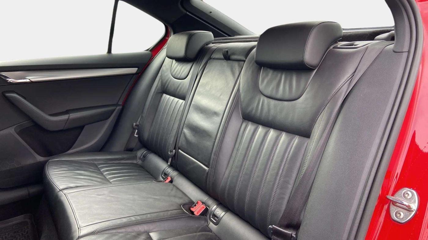 2019 Skoda Octavia STYLE 1.8 TSI AT, Petrol, Automatic, 55,287 km, Right Side Rear Door Cabin