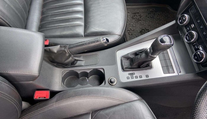 2019 Skoda Octavia STYLE 1.8 TSI AT, Petrol, Automatic, 55,077 km, Gear Lever