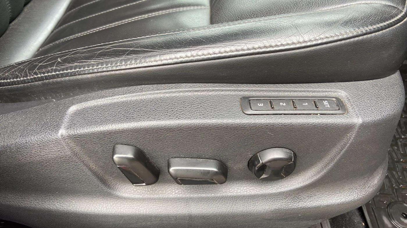 2019 Skoda Octavia STYLE 1.8 TSI AT, Petrol, Automatic, 55,287 km, Driver Side Adjustment Panel