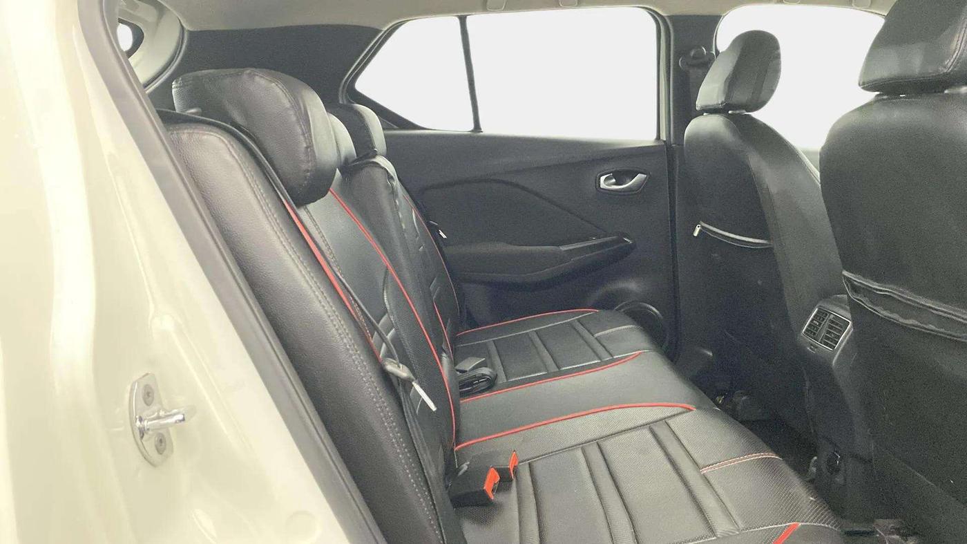 2021 Nissan Kicks XV 1.5, Petrol, Manual, 21,774 km, Right Side Rear Door Cabin