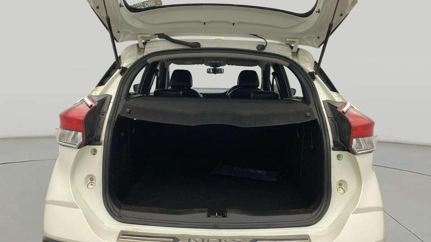 2021 Nissan Kicks XV 1.5, Petrol, Manual, 21,774 km, Boot Open Zoomed View