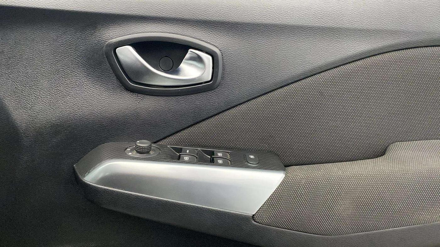 2021 Nissan Kicks XV 1.5, Petrol, Manual, 21,774 km, Driver Side Door Panels Control