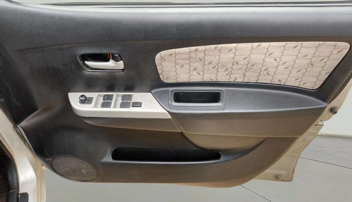2016 Maruti Wagon R 1.0 VXI, Petrol, Manual, 46,120 km, Driver Side Door Panels Control