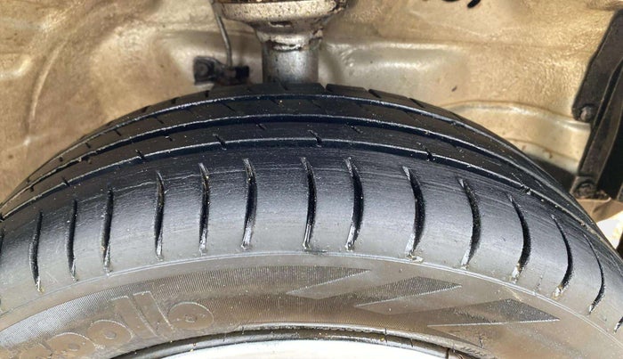 2016 Maruti Wagon R 1.0 VXI, Petrol, Manual, 46,120 km, Right Front Tyre Tread