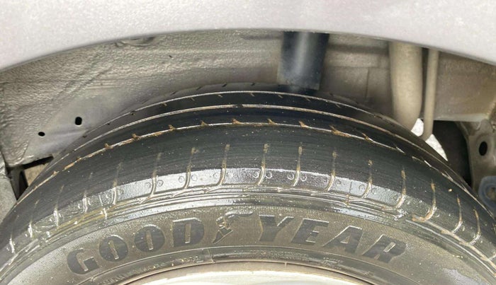 2017 Maruti Celerio VXI AMT, Petrol, Automatic, 68,469 km, Left Rear Tyre Tread
