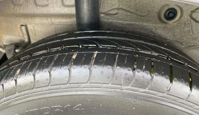 2017 Maruti Celerio VXI AMT, Petrol, Automatic, 68,469 km, Right Rear Tyre Tread