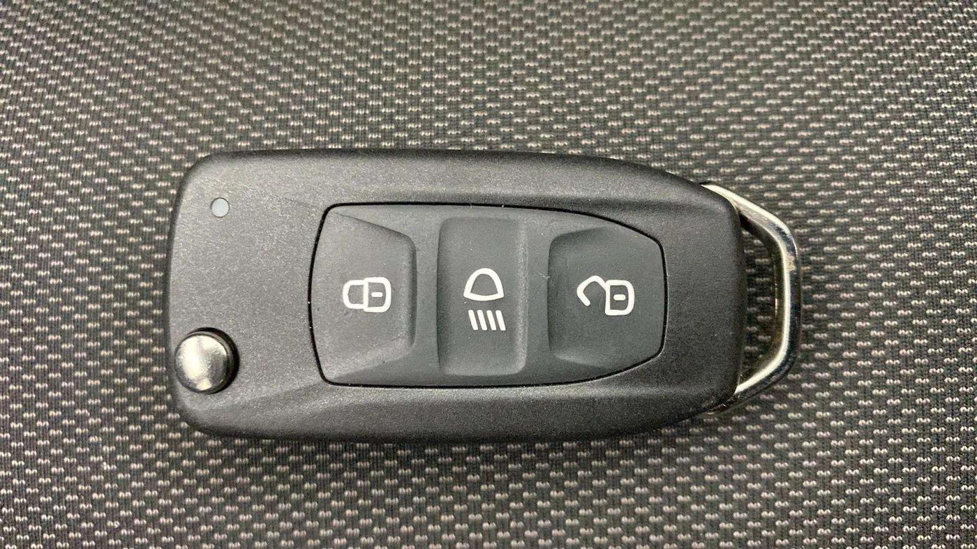 2018 Tata TIGOR XZ PLUS PETROL, Petrol, Manual, 70,181 km, Key Close Up