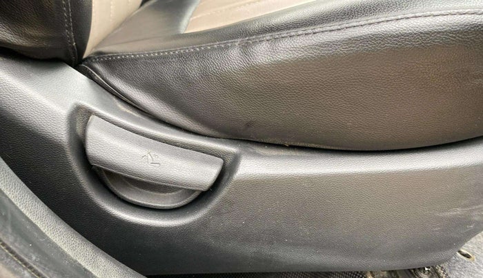 2018 Hyundai Grand i10 SPORTZ 1.2 KAPPA VTVT, Petrol, Manual, 55,095 km, Driver Side Adjustment Panel