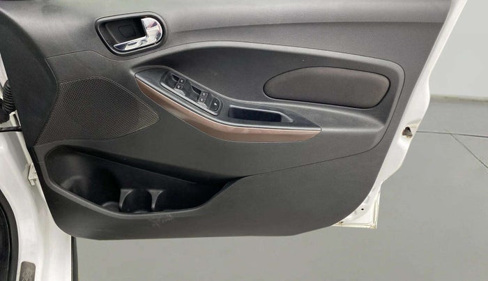 2019 Ford FREESTYLE TITANIUM 1.5 DIESEL, Diesel, Manual, 87,684 km, Driver Side Door Panels Control