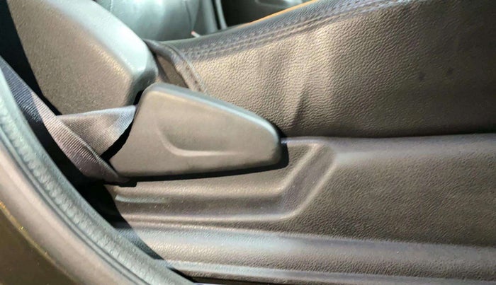 2020 Renault Kwid RXT 1.0 AMT (O), Petrol, Automatic, 23,044 km, Driver Side Adjustment Panel
