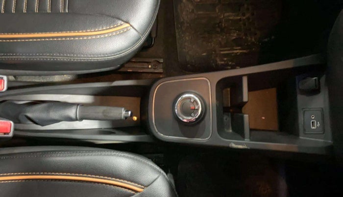 2020 Renault Kwid RXT 1.0 AMT (O), Petrol, Automatic, 23,044 km, Gear Lever