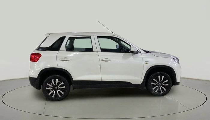 2017 Maruti Vitara Brezza LDI (O), Diesel, Manual, 1,04,390 km, Right Side View