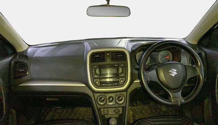2017 Maruti Vitara Brezza LDI (O), Diesel, Manual, 1,04,390 km, Dashboard