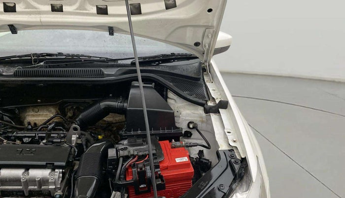 2013 Volkswagen Polo COMFORTLINE 1.2L PETROL, Petrol, Manual, 97,427 km, Engine View - Left