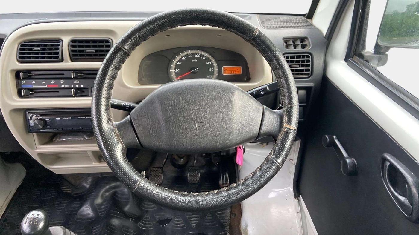 2018 Maruti Eeco 5 STR WITH A/C+HTR, Petrol, Manual, 32,318 km, Steering Wheel Close Up