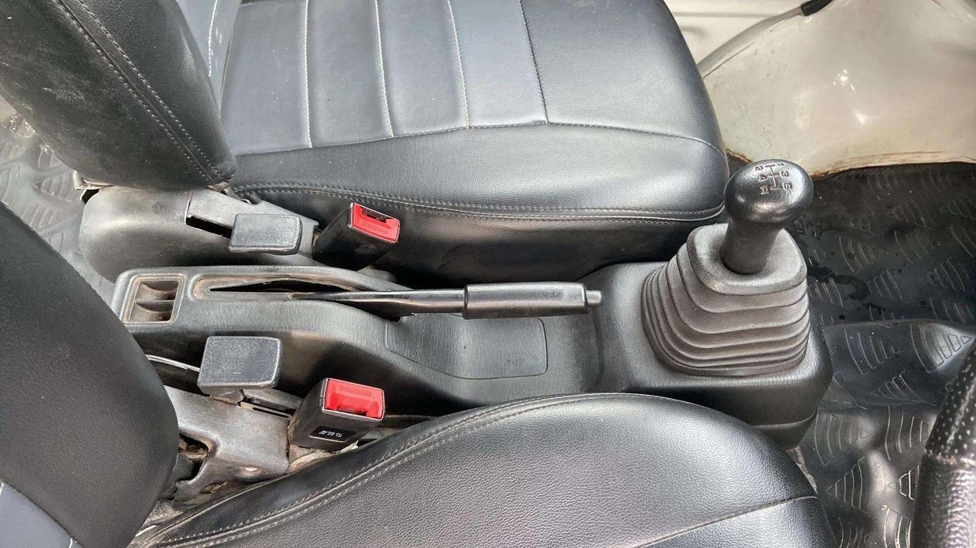 2018 Maruti Eeco 5 STR WITH A/C+HTR, Petrol, Manual, 32,318 km, Gear Lever