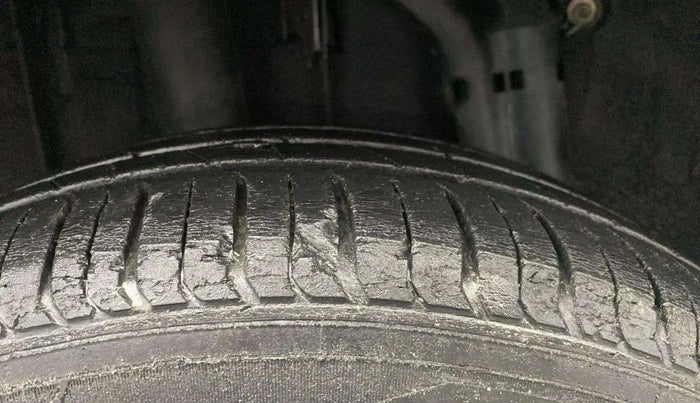 2020 Renault TRIBER RXZ, Petrol, Manual, 26,092 km, Right Rear Tyre Tread