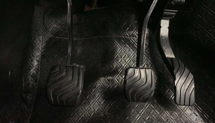 2020 Renault TRIBER RXZ, Petrol, Manual, 26,092 km, Pedals