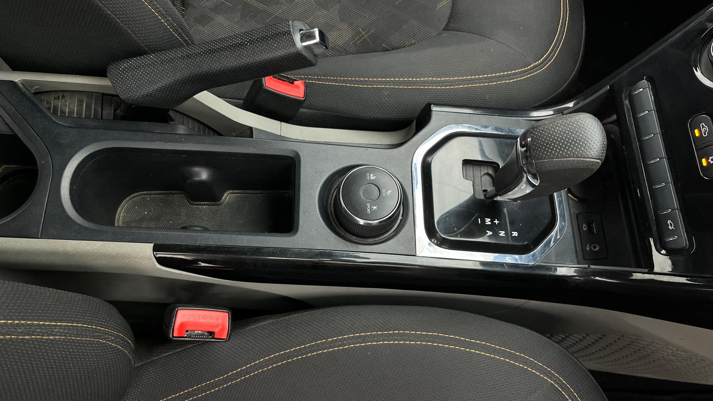 2019 Tata NEXON KRAZ PLUS AMT PETROL, Petrol, Automatic, 29,883 km, Gear Lever