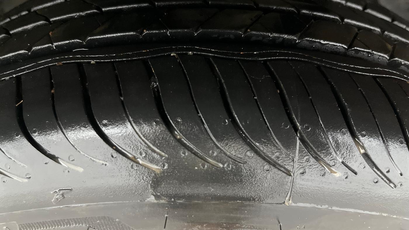 2019 Tata NEXON KRAZ PLUS AMT PETROL, Petrol, Automatic, 29,883 km, Left Front Tyre Tread