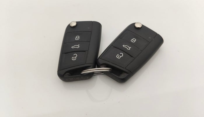 2023 Skoda KUSHAQ AMBITION 1.0L TSI MT, Petrol, Manual, 59,308 km, Key Close Up