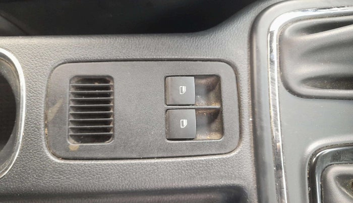 2023 Mahindra Thar LX D AT 4WD HT, Diesel, Automatic, 38,937 km, Driver Side Door Panels Control